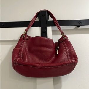 Fossil Red Shoulder Bag with Luxurious Leather Finish
